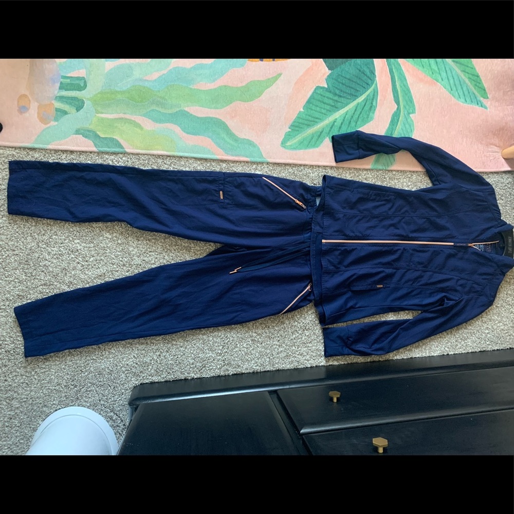 Cherokee Statement Women Scrubs in Navy with gold accents